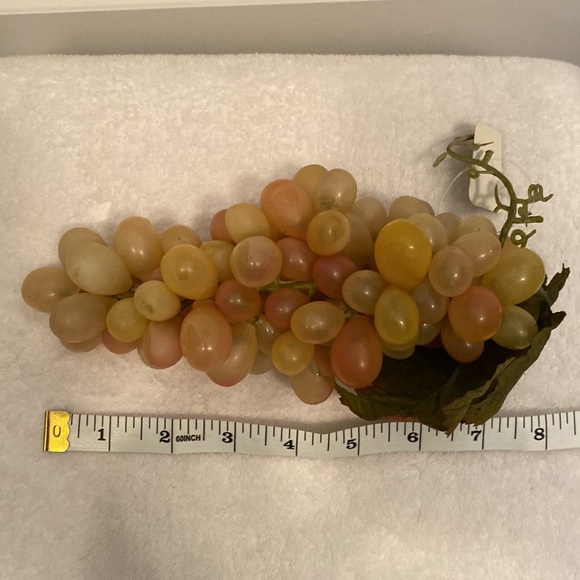 2 LEFT!!! 🆕RAZ:Artificial Grapes 🍇 Pale Green/Blush - Picture 2 of 3